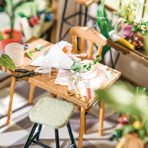 Emily s Flower Shop miniature house model 258pcs