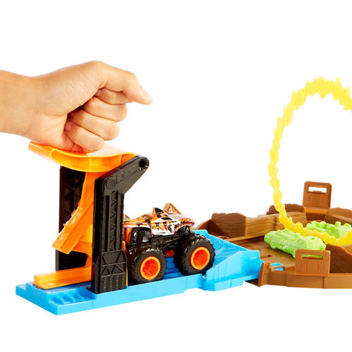 Hot Wheels Monster Trucks Stunt Tire