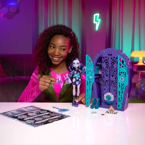 Monster High Skulltimate Secrets Midnight Garden Twyla doll