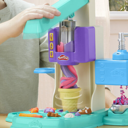 Play-Doh Multicoloured ice cream parlour