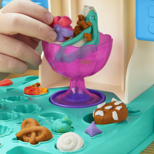 Play-Doh Multicoloured ice cream parlour