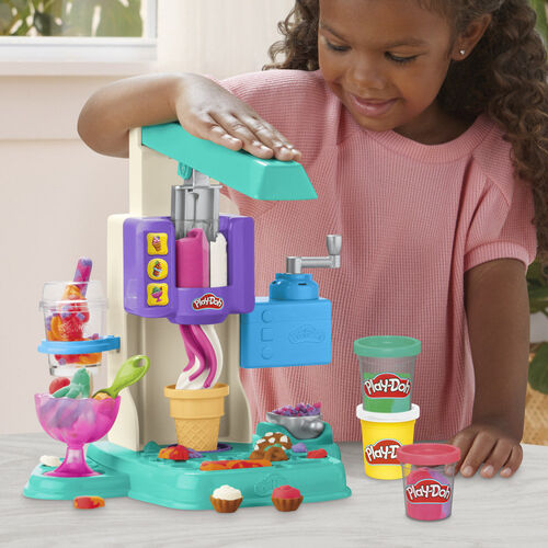 Play-Doh Multicoloured ice cream parlour