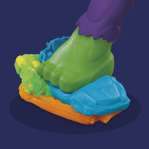 Play-Doh Marvel Hulk Crushes and shapes