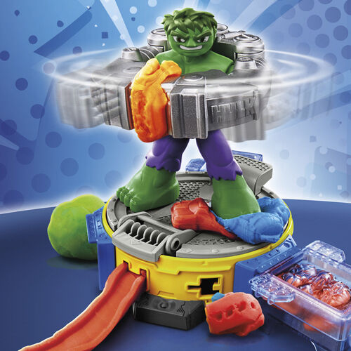 Play-Doh Marvel Hulk Crushes and shapes