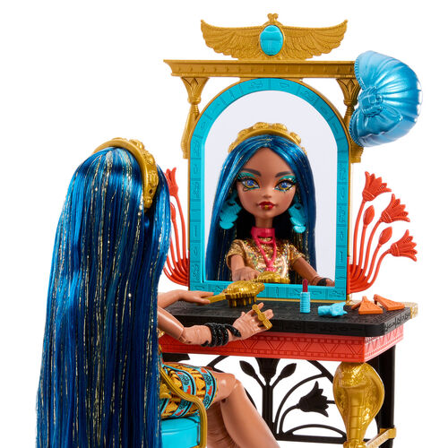 Monster High Cleo de Nile with dressing table doll