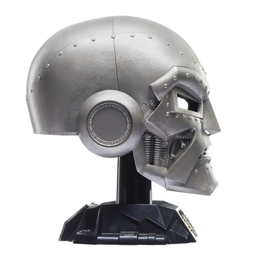 Casco premium Doctor Doom Marvel Legends