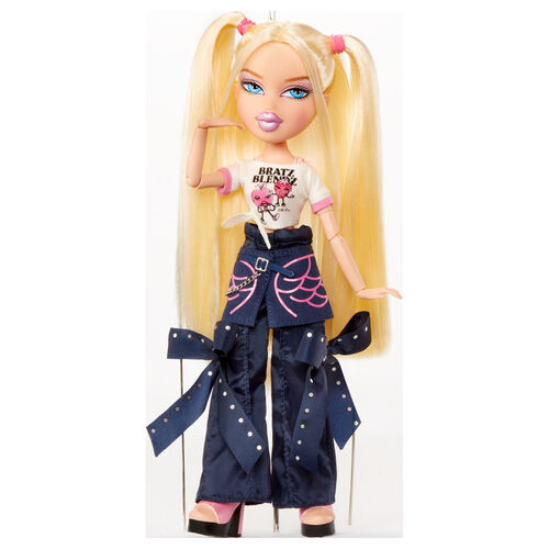 Muñeca Cloe Stylin + Camiseta Bratz