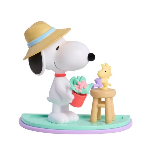 Peanuts Snoopy assorted surprise stage figure