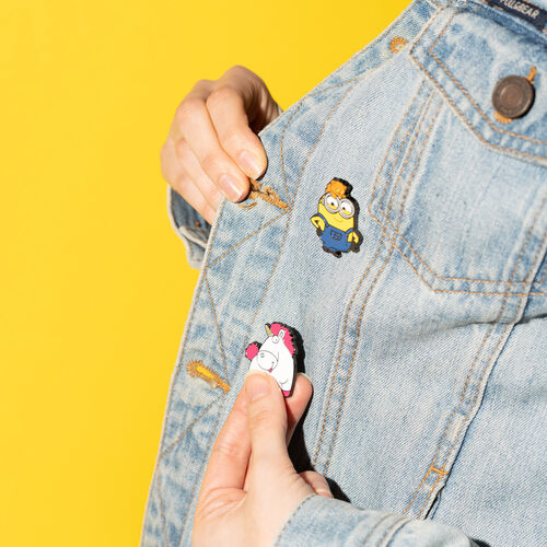 Set 4 pins Minions